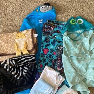 Baby blankets, towels, washcloths EUC